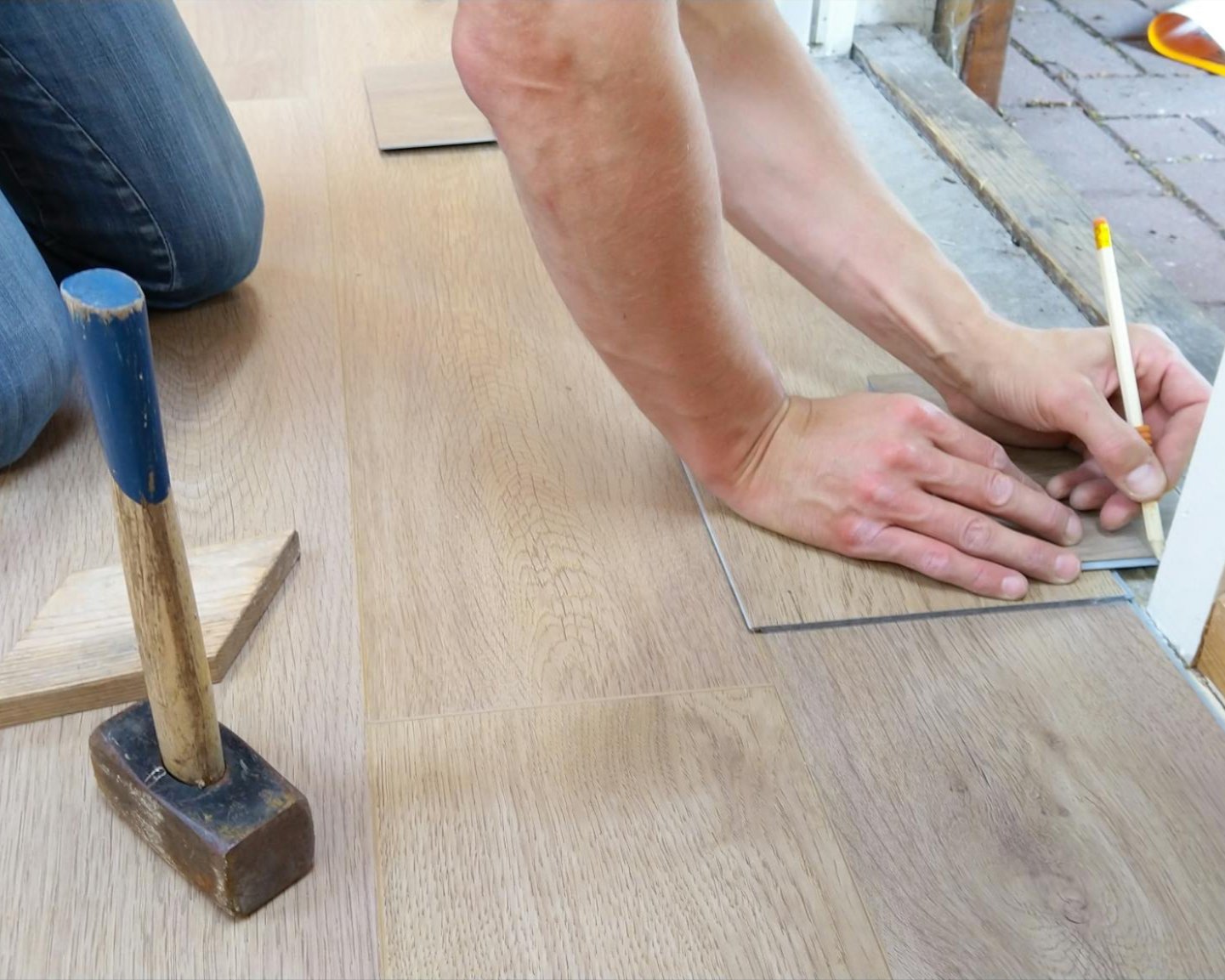 Professional Flooring Repair Services in Hutchinson, KS Professional Flooring Repair Services in Hutchinson, KS