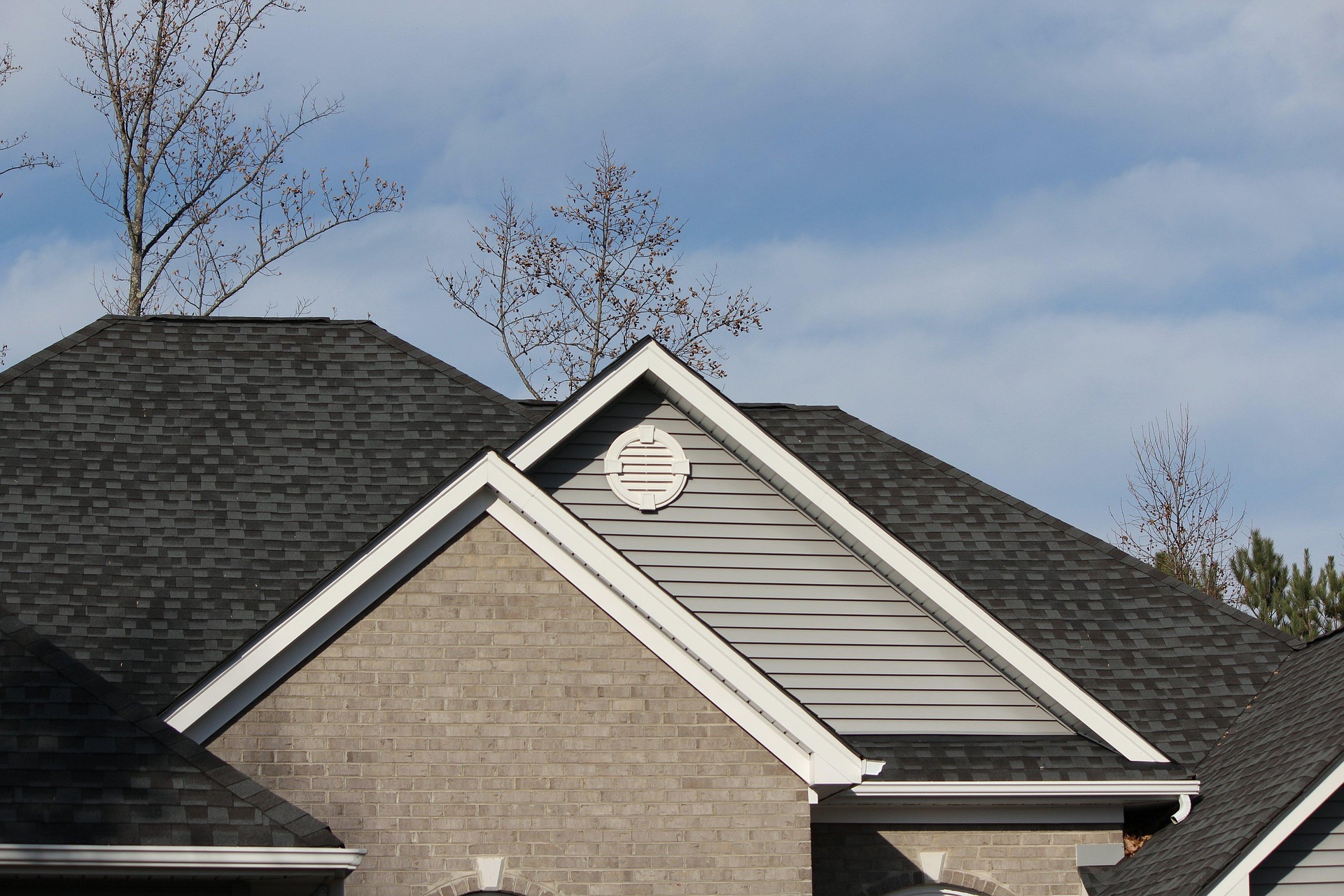 Roofing maintenance tips for Seattle, WA area homeowners