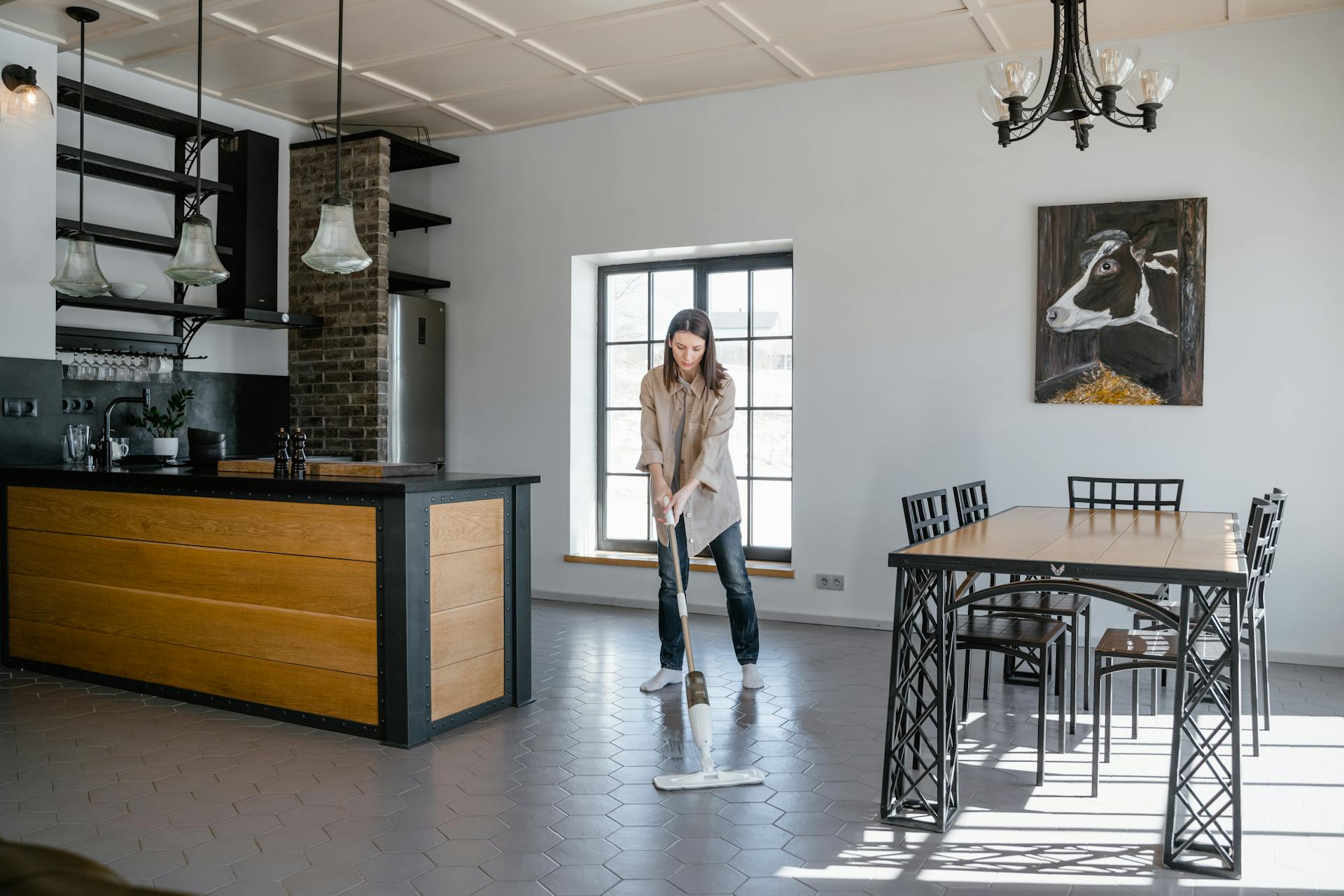 Expert tile flooring installation by Tom’s Carpet & Flooring – precision craftsmanship for Tennessee and North Georgia homes